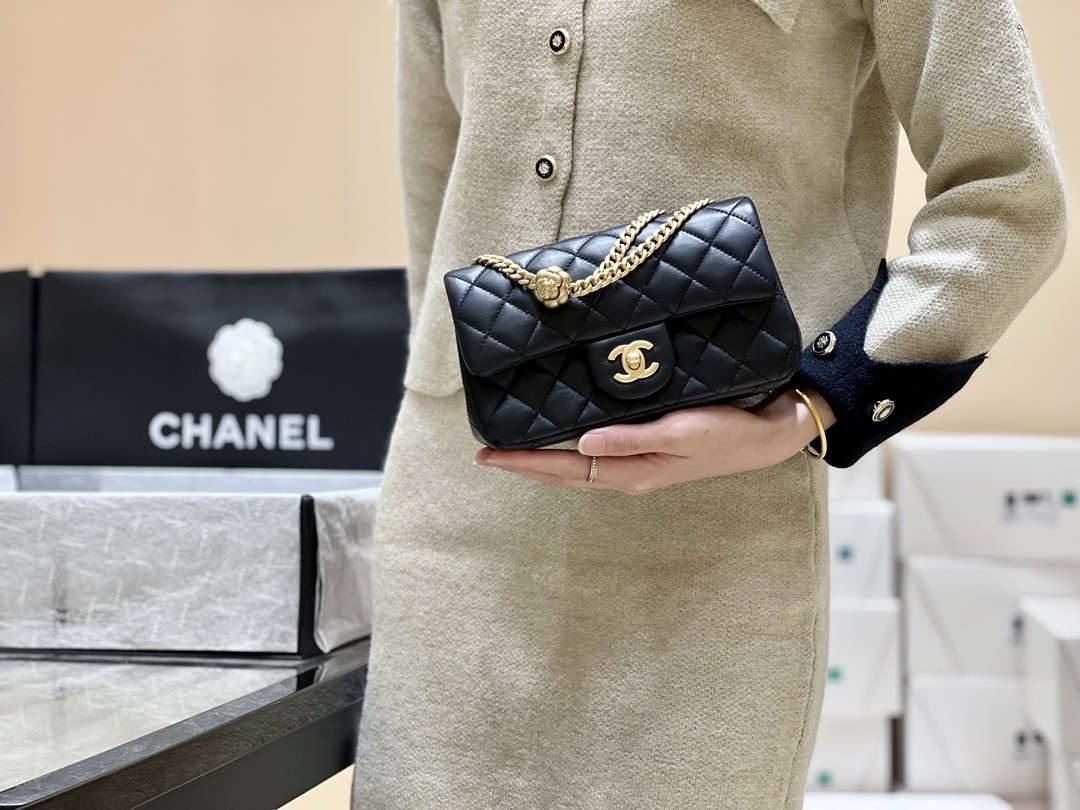 Ellebag’s Masterful Recreation of the Chanel 23S 4041 Black Lambskin Flap Bag with Camellia Clasp(2024 Dec Updated)-Best Quality Fake Louis Vuitton Bag Online Store, Replica designer bag ru