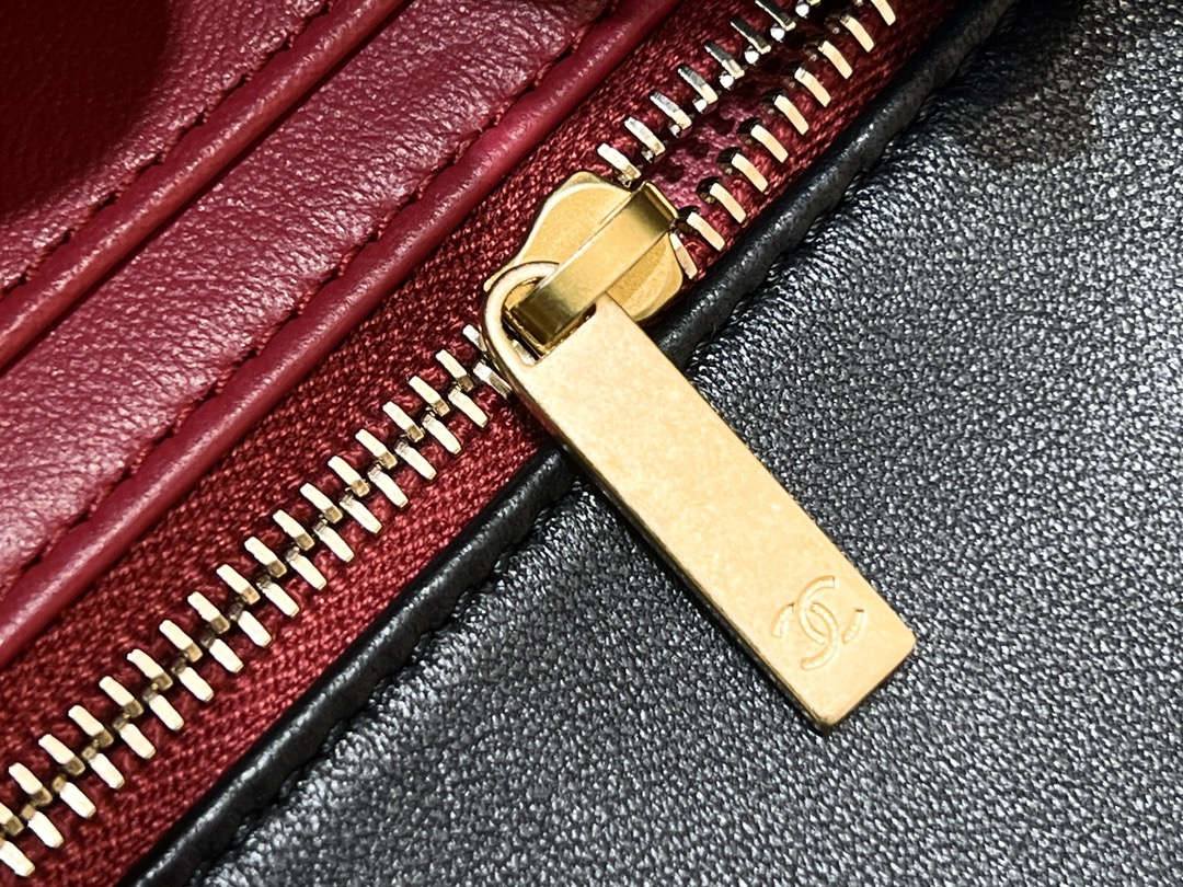 Ellebag’s Masterful Recreation of the Chanel 23S 4041 Black Lambskin Flap Bag with Camellia Clasp(2024 Dec Updated)-Best Quality Fake Louis Vuitton Bag Online Store, Replica designer bag ru