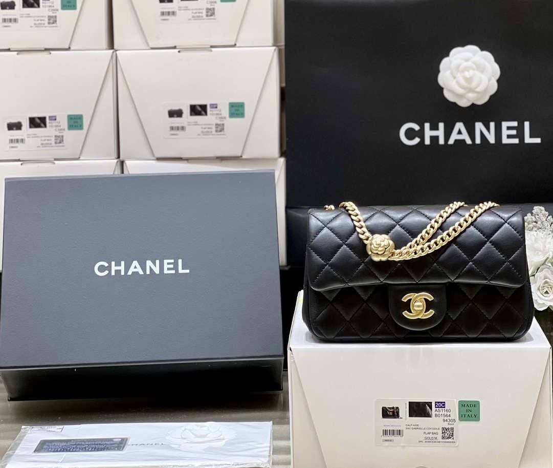 Ellebag’s Masterful Recreation of the Chanel 23S 4041 Black Lambskin Flap Bag with Camellia Clasp(2024 Dec Updated)-Best Quality Fake Louis Vuitton Bag Online Store, Replica designer bag ru