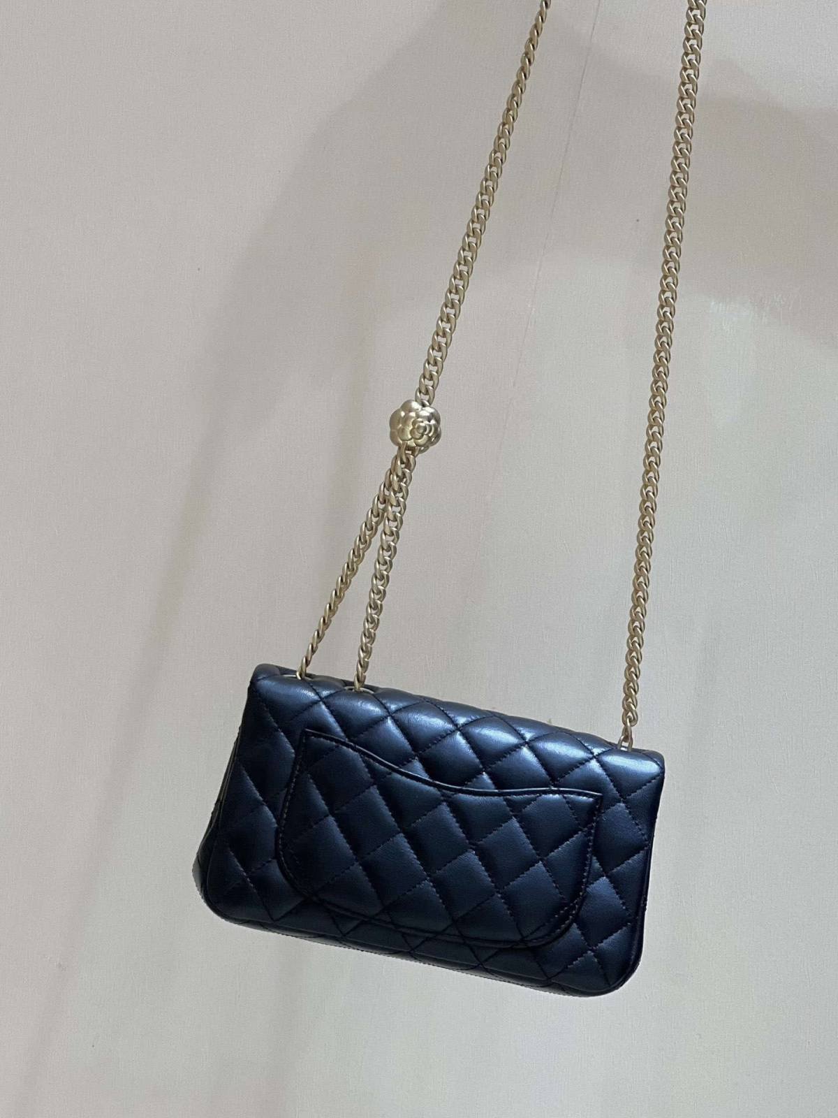 Ellebag’s Masterful Recreation of the Chanel 23S 4041 Black Lambskin Flap Bag with Camellia Clasp(2024 Dec Updated)-Best Quality Fake Louis Vuitton Bag Online Store, Replica designer bag ru