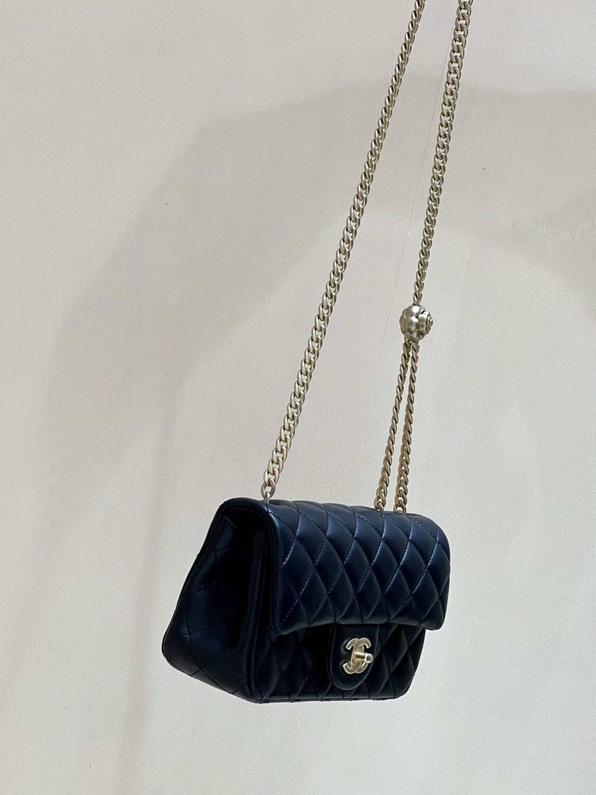 Ellebag’s Masterful Recreation of the Chanel 23S 4041 Black Lambskin Flap Bag with Camellia Clasp(2024 Dec Updated)-Best Quality Fake Louis Vuitton Bag Online Store, Replica designer bag ru