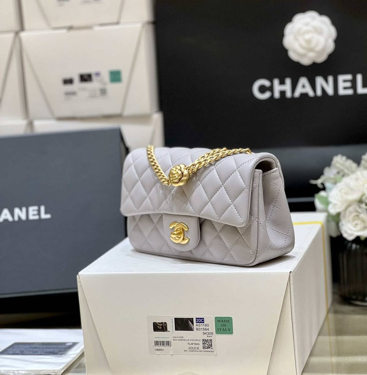 Ellebag’s Masterful Recreation of the Chanel 23S 4041 Blue Lambskin Flap Bag with Camellia Clasp(2024 Dec Updated)-Best Quality Fake Louis Vuitton Bag Online Store, Replica designer bag ru