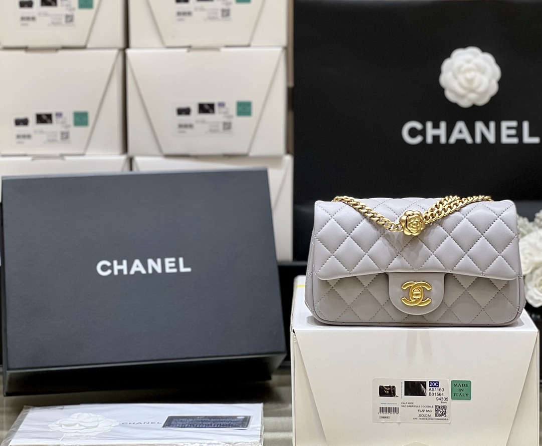 Ellebag’s Masterful Recreation of the Chanel 23S 4041 Blue Lambskin Flap Bag with Camellia Clasp(2024 Dec Updated)-Best Quality Fake Louis Vuitton Bag Online Store, Replica designer bag ru