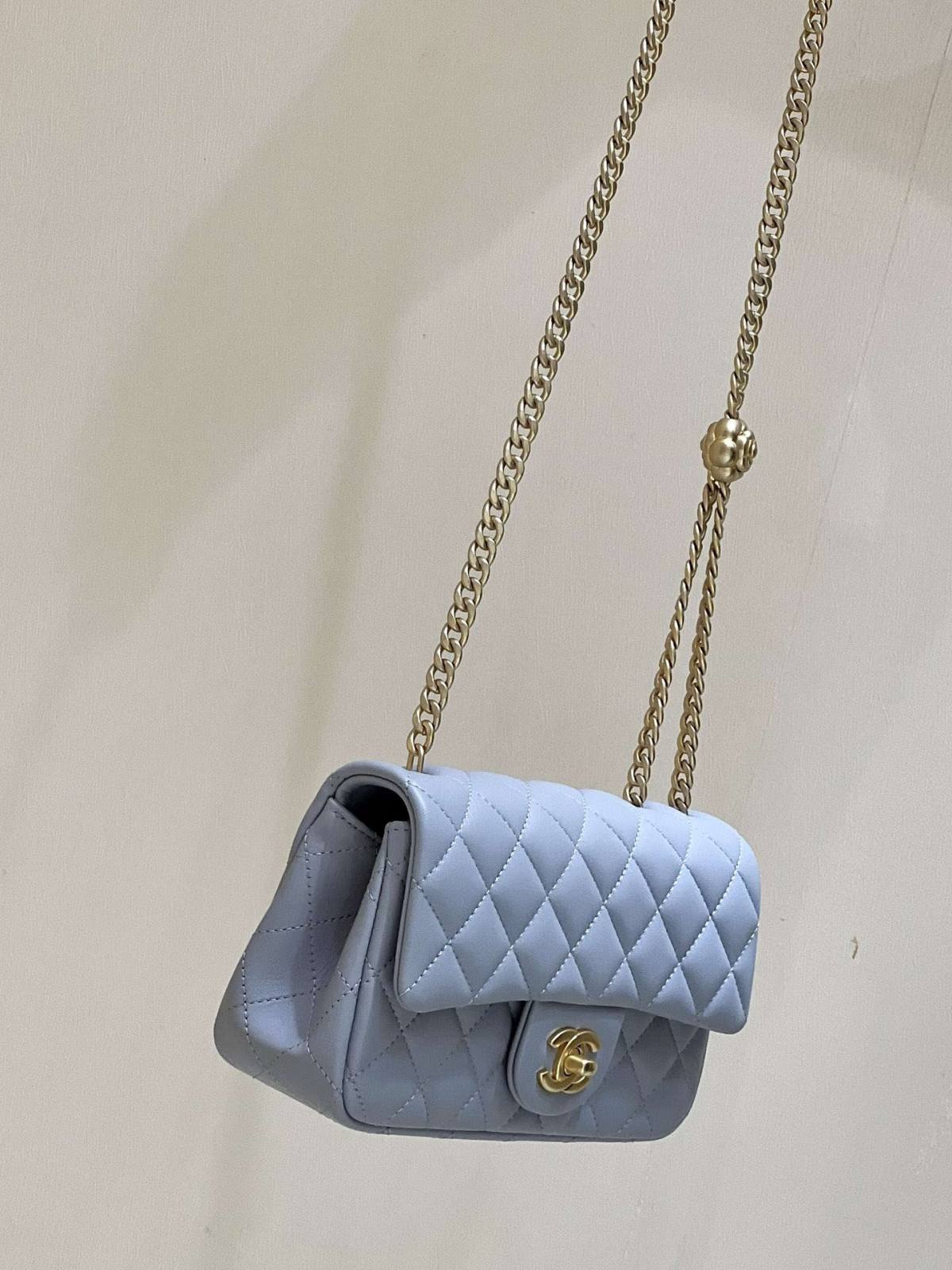 Ellebag’s Masterful Recreation of the Chanel 23S 4041 Blue Lambskin Flap Bag with Camellia Clasp(2024 Dec Updated)-Best Quality Fake Louis Vuitton Bag Online Store, Replica designer bag ru