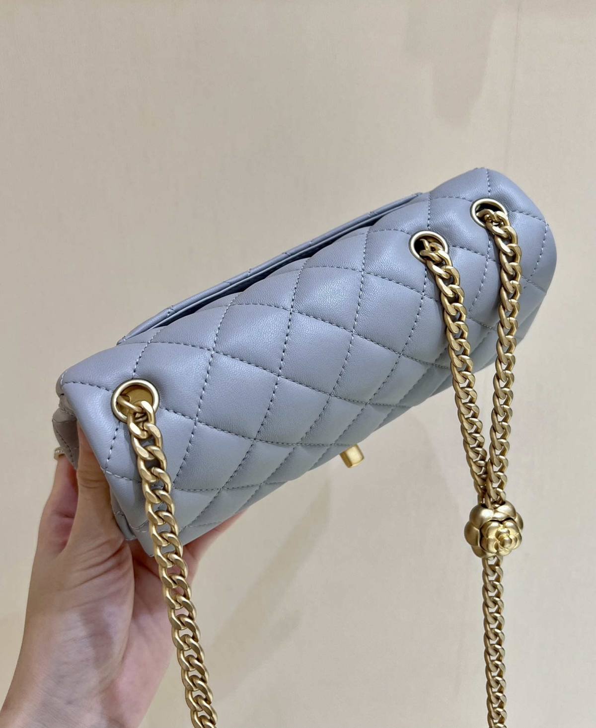 Ellebag’s Masterful Recreation of the Chanel 23S 4041 Blue Lambskin Flap Bag with Camellia Clasp(2024 Dec Updated)-Best Quality Fake Louis Vuitton Bag Online Store, Replica designer bag ru