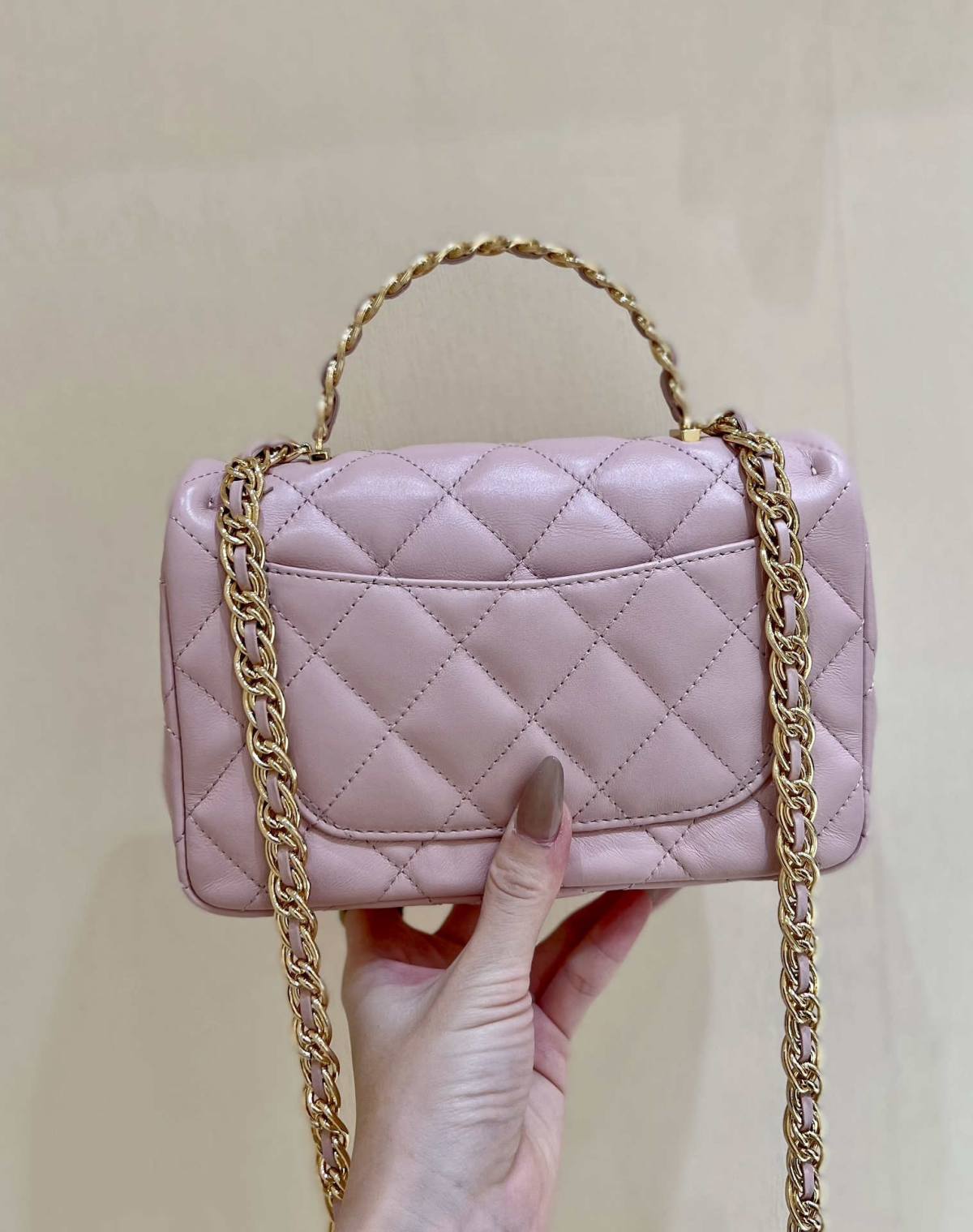 Ellebag’s Masterful Recreation of the Chanel 23S AS4023 Pink Gold Lambskin Top Handle Bag(2024 Dec Updated)-Best Quality Fake Louis Vuitton Bag Online Store, Replica designer bag ru