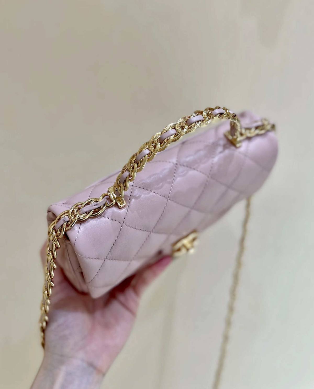 Ellebag’s Masterful Recreation of the Chanel 23S AS4023 Pink Gold Lambskin Top Handle Bag(2024 Dec Updated)-Best Quality Fake Louis Vuitton Bag Online Store, Replica designer bag ru