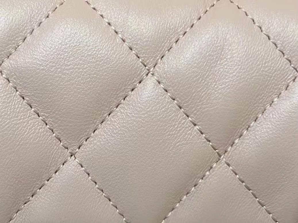 Ellebag’s Masterful Recreation of the Chanel 23S AS4023 Pink Gold Lambskin Top Handle Bag(2024 Dec Updated)-Best Quality Fake Louis Vuitton Bag Online Store, Replica designer bag ru