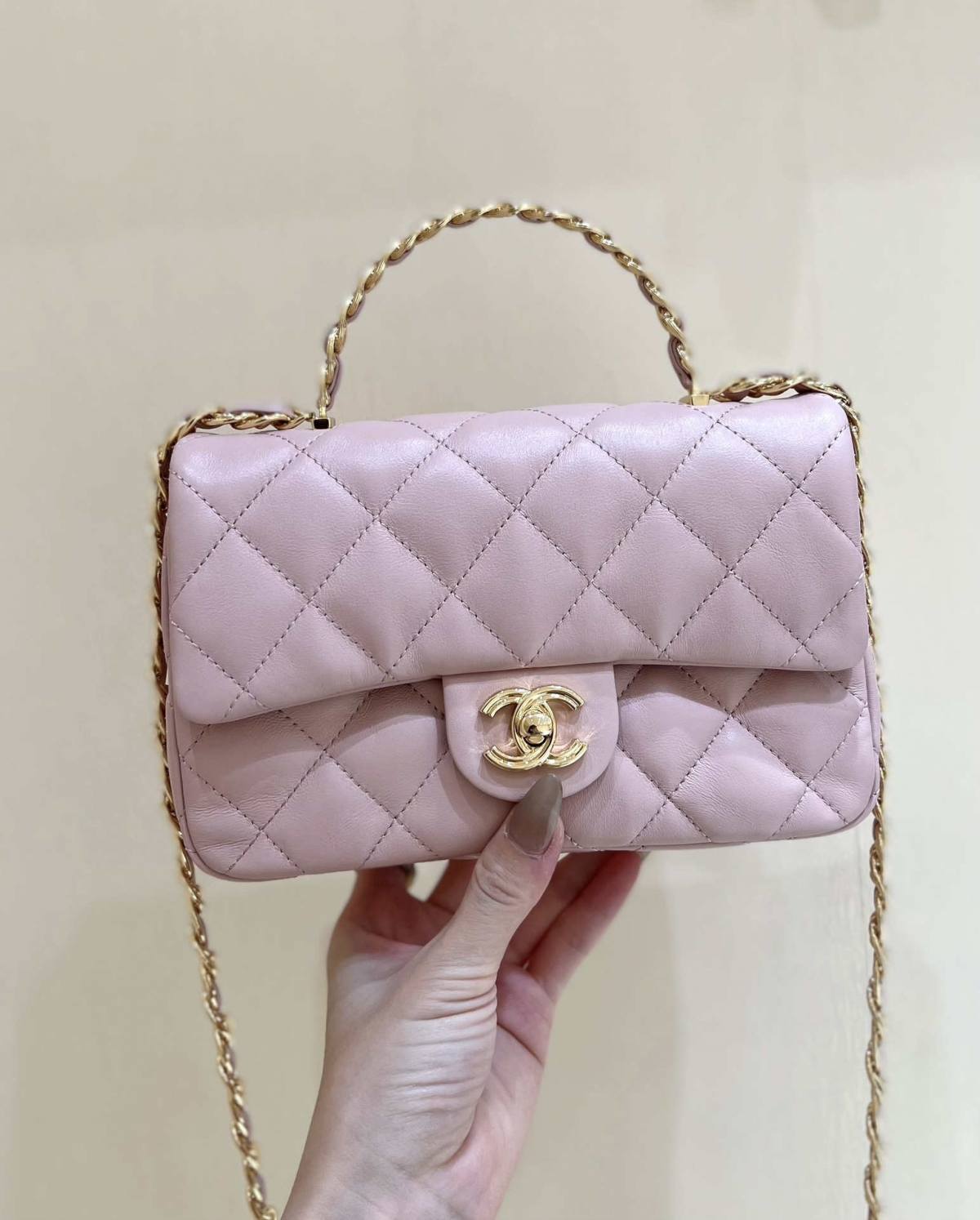 Ellebag’s Masterful Recreation of the Chanel 23S AS4023 Pink Gold Lambskin Top Handle Bag(2024 Dec Updated)-Best Quality Fake Louis Vuitton Bag Online Store, Replica designer bag ru