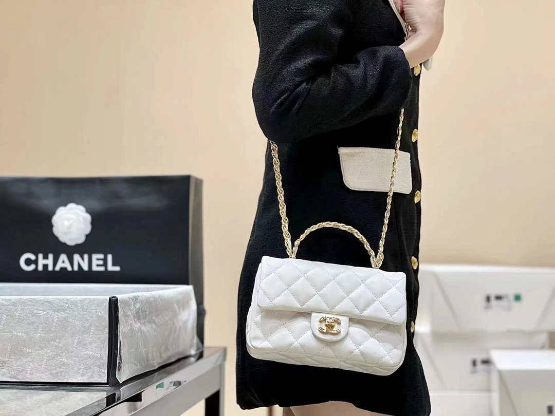 Ellebag’s Masterful Recreation of the Chanel 23S AS4023 White Gold Lambskin Top Handle Bag(2024 Dec Updated)-Bästa kvalitet Fake Louis Vuitton Bag Online Store, Replica designer bag ru