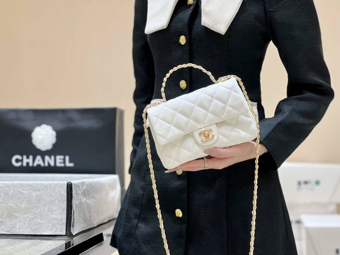 Ellebag’s Masterful Recreation of the Chanel 23S AS4023 White Gold Lambskin Top Handle Bag(2024 Dec Updated)-Bästa kvalitet Fake Louis Vuitton Bag Online Store, Replica designer bag ru