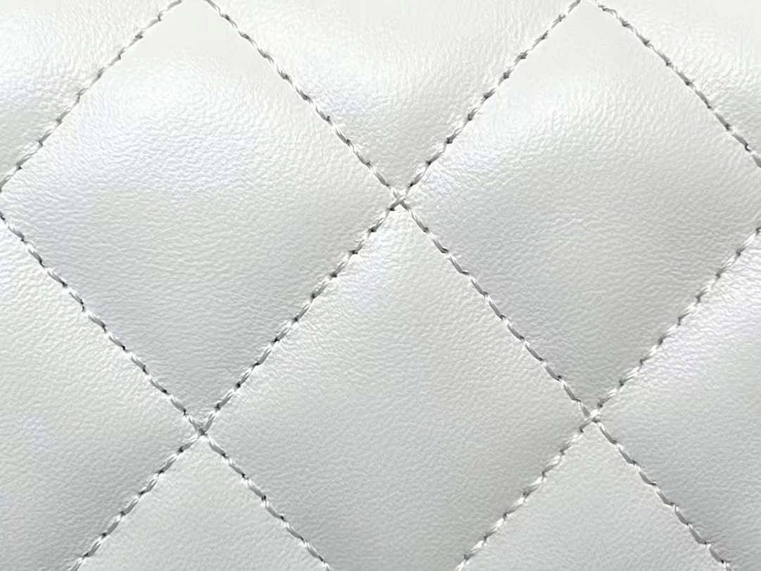 Ellebag’s Masterful Recreation of the Chanel 23S AS4023 White Gold Lambskin Top Handle Bag(2024 Dec Updated)-Bästa kvalitet Fake Louis Vuitton Bag Online Store, Replica designer bag ru