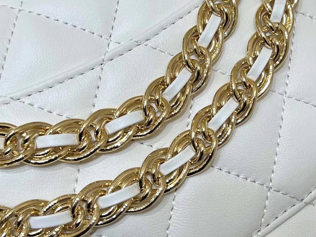 Ellebag’s Masterful Recreation of the Chanel 23S AS4023 White Gold Lambskin Top Handle Bag(2024 Dec Updated)-Bästa kvalitet Fake Louis Vuitton Bag Online Store, Replica designer bag ru