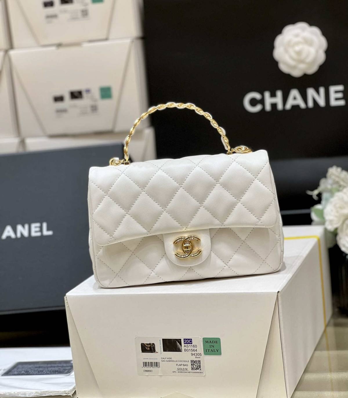 Ellebag’s Masterful Recreation of the Chanel 23S AS4023 White Gold Lambskin Top Handle Bag(2024 Dec Updated)-Bästa kvalitet Fake Louis Vuitton Bag Online Store, Replica designer bag ru