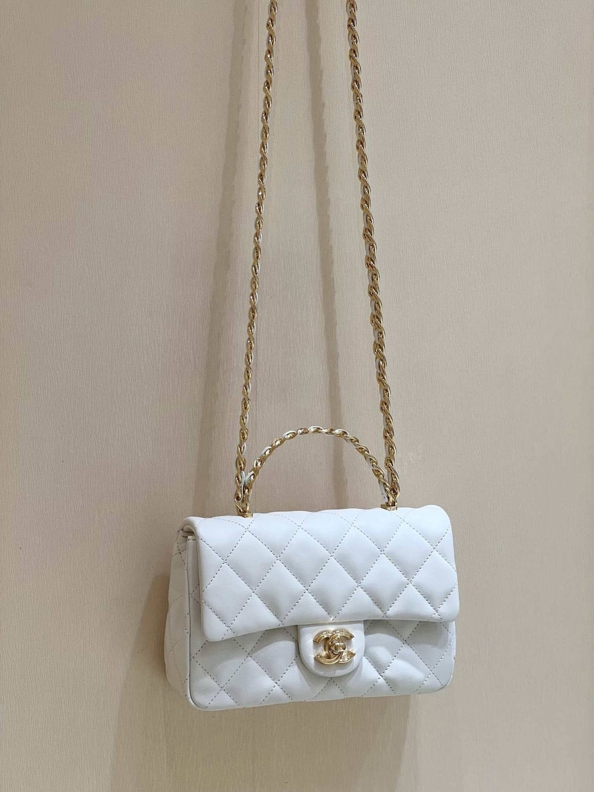 Ellebag’s Masterful Recreation of the Chanel 23S AS4023 White Gold Lambskin Top Handle Bag(2024 Dec Updated)-Bästa kvalitet Fake Louis Vuitton Bag Online Store, Replica designer bag ru