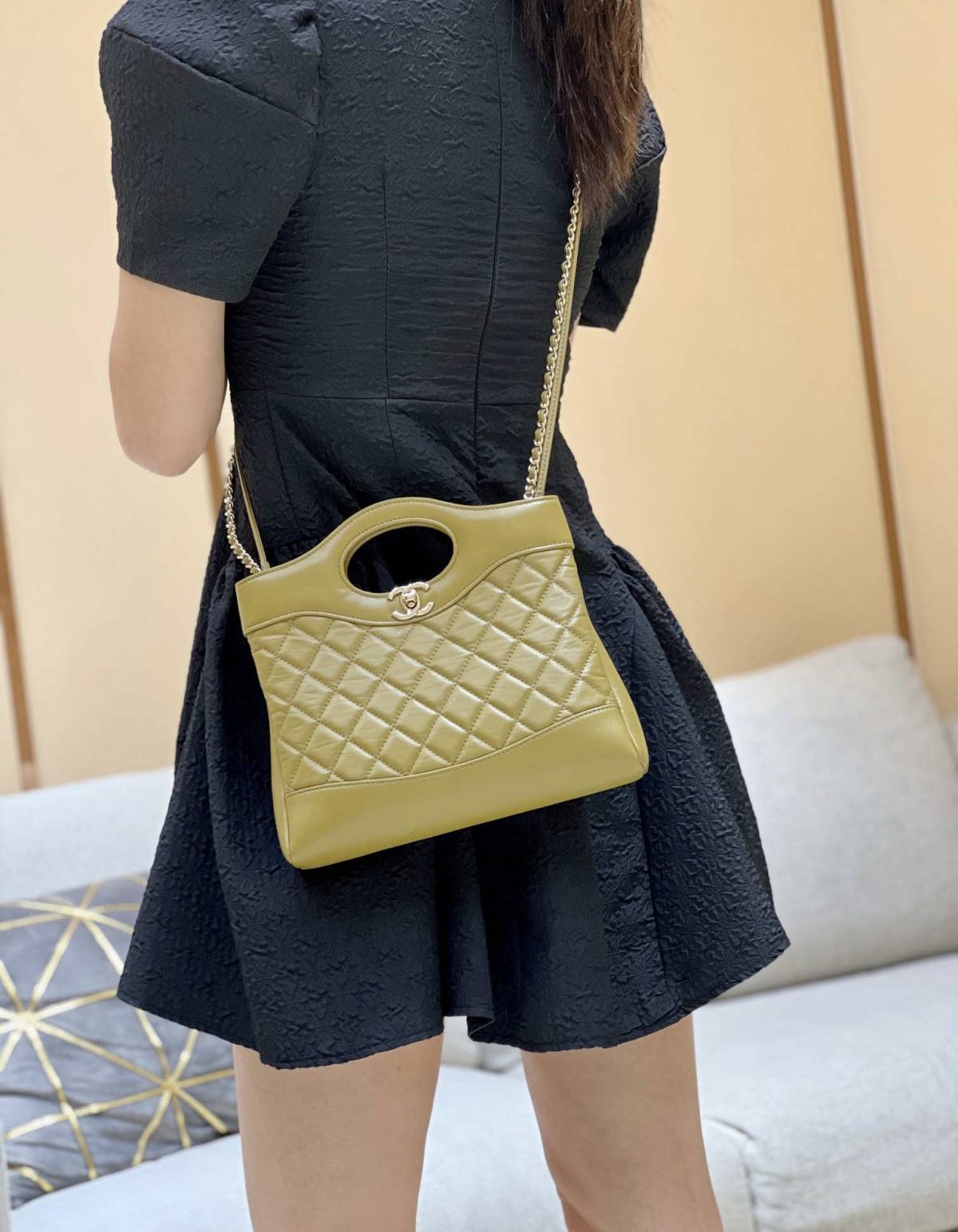 Ellebag’s Masterful Recreation of the Chanel 31 Mini Shopping Bag (AS4133) in Deep Green Lambskin(2025 Jan Updated)-Paras laatu väärennetty Louis Vuitton laukku verkkokauppa, replika suunnittelija laukku ru