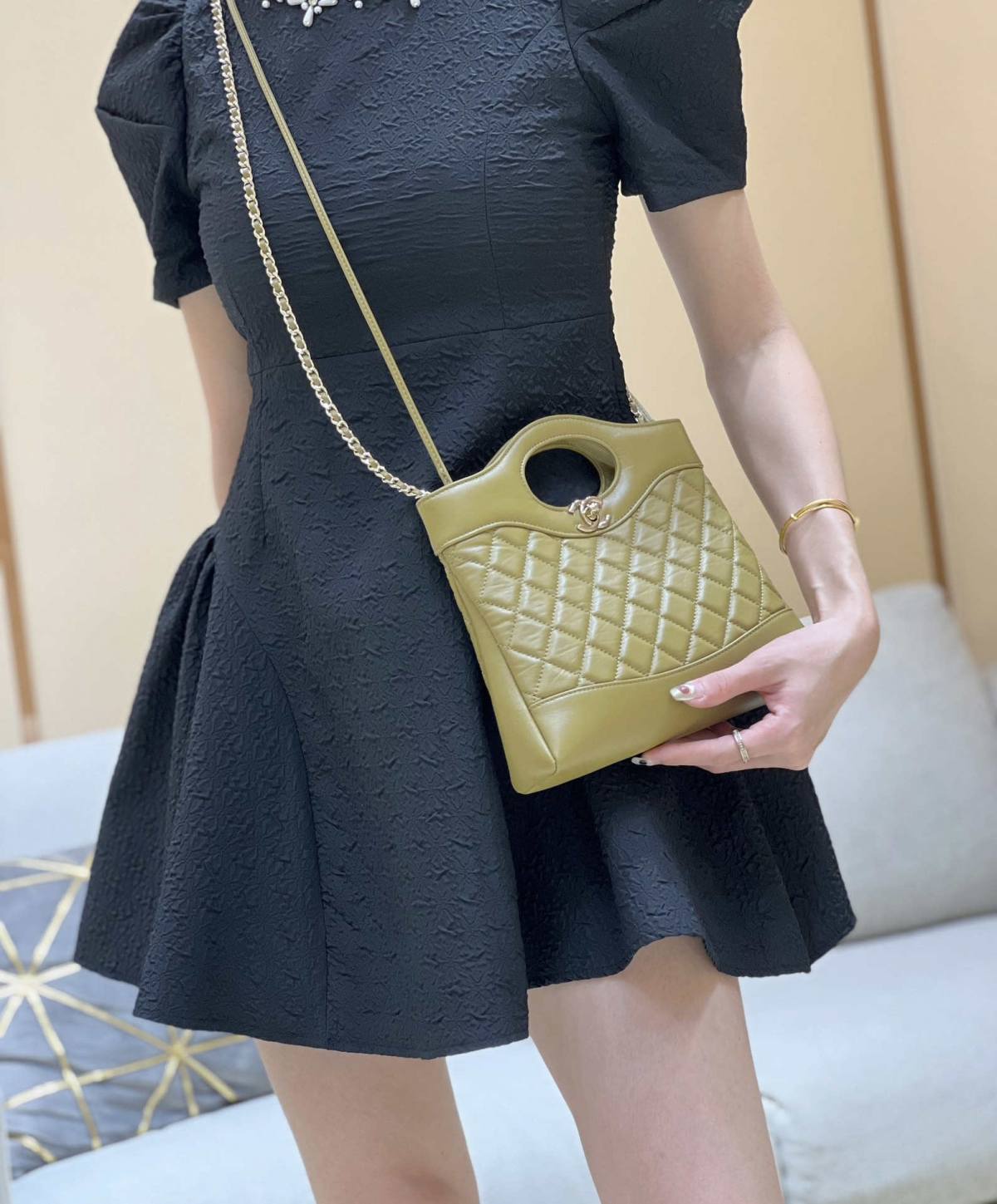 Ellebag’s Masterful Recreation of the Chanel 31 Mini Shopping Bag (AS4133) in Deep Green Lambskin(2025 Jan Updated)-Paras laatu väärennetty Louis Vuitton laukku verkkokauppa, replika suunnittelija laukku ru