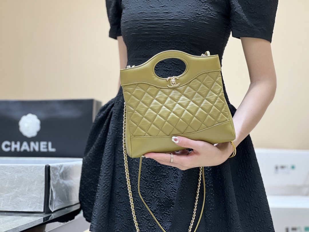 Ellebag’s Masterful Recreation of the Chanel 31 Mini Shopping Bag (AS4133) in Deep Green Lambskin(2025 Jan Updated)-Paras laatu väärennetty Louis Vuitton laukku verkkokauppa, replika suunnittelija laukku ru