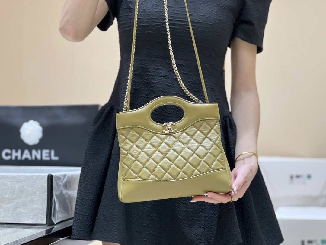 Ellebag’s Masterful Recreation of the Chanel 31 Mini Shopping Bag (AS4133) in Deep Green Lambskin(2025 Jan Updated)-Paras laatu väärennetty Louis Vuitton laukku verkkokauppa, replika suunnittelija laukku ru