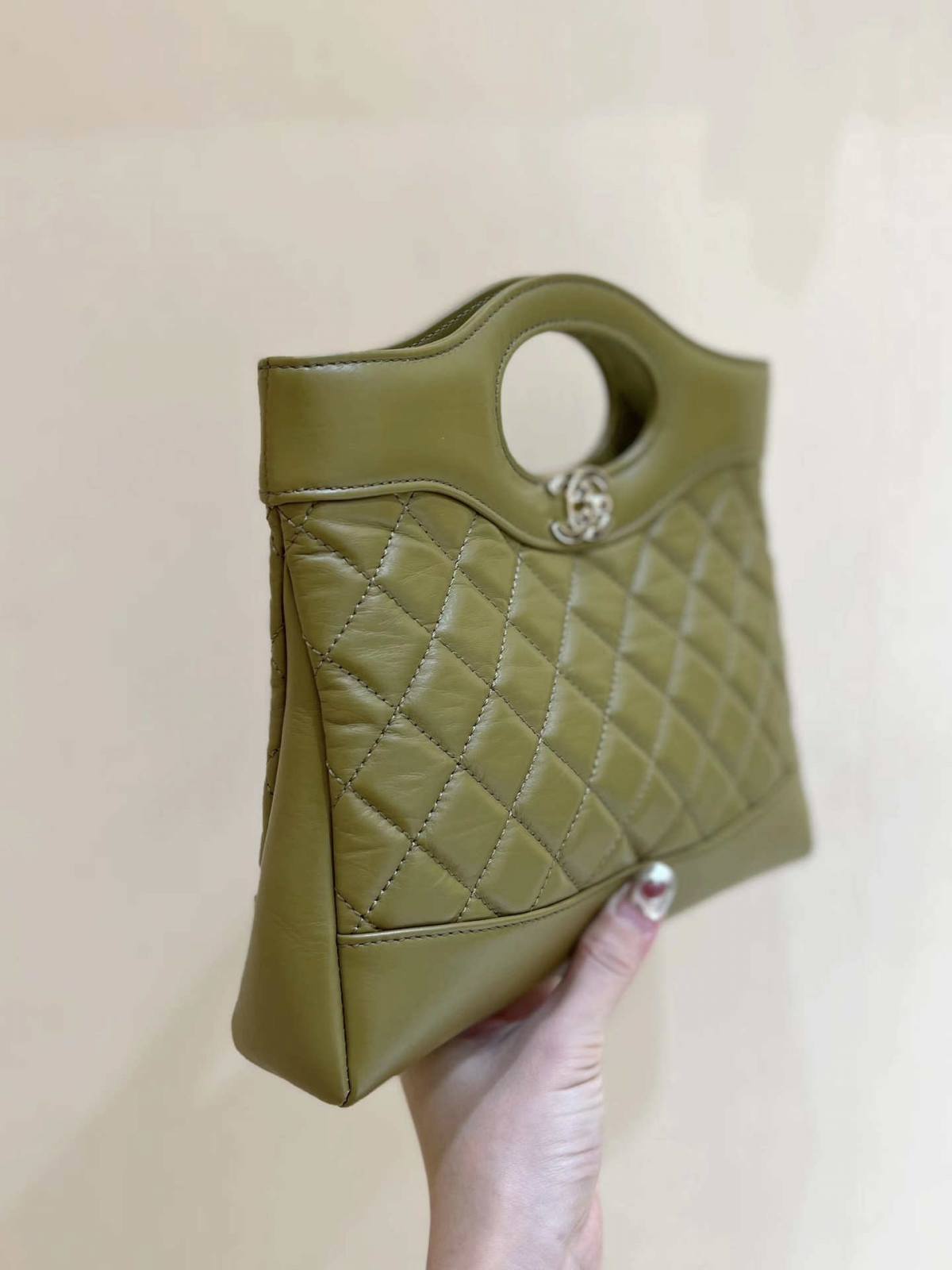 Ellebag’s Masterful Recreation of the Chanel 31 Mini Shopping Bag (AS4133) in Deep Green Lambskin(2025 Jan Updated)-Paras laatu väärennetty Louis Vuitton laukku verkkokauppa, replika suunnittelija laukku ru