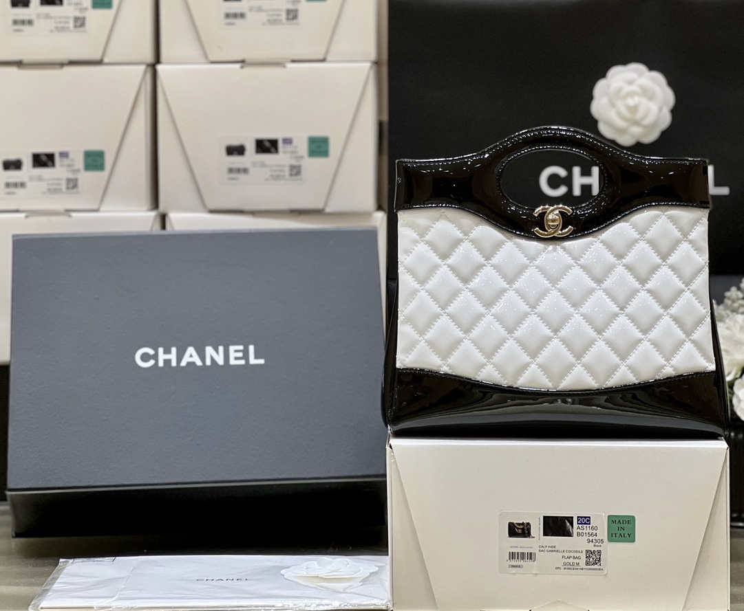 Ellebag’s Masterful Recreation of the Chanel 31 Mini Shopping Bag (AS4133) in White and Black Lambskin(2025 Jan Updated)-Paras laatu väärennetty Louis Vuitton laukku verkkokauppa, replika suunnittelija laukku ru