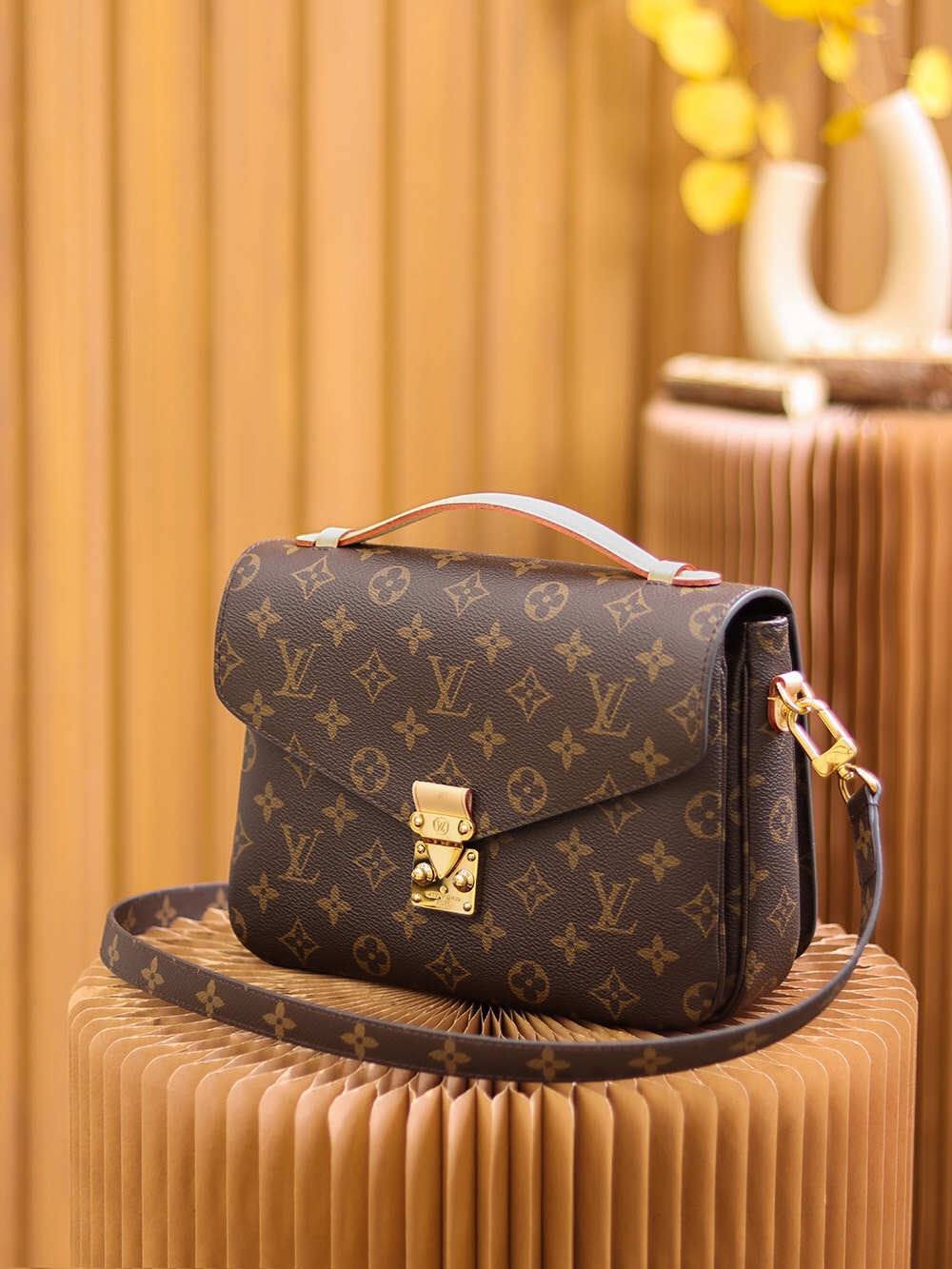 “Ellebag’s 1:1 Replica of Louis Vuitton M44875 Pochette Metis: The Timeless Classic Reimagined”(2025 Jan Updated)-Kedai Dalam Talian Beg Louis Vuitton Palsu Kualiti Terbaik, Beg reka bentuk replika ru