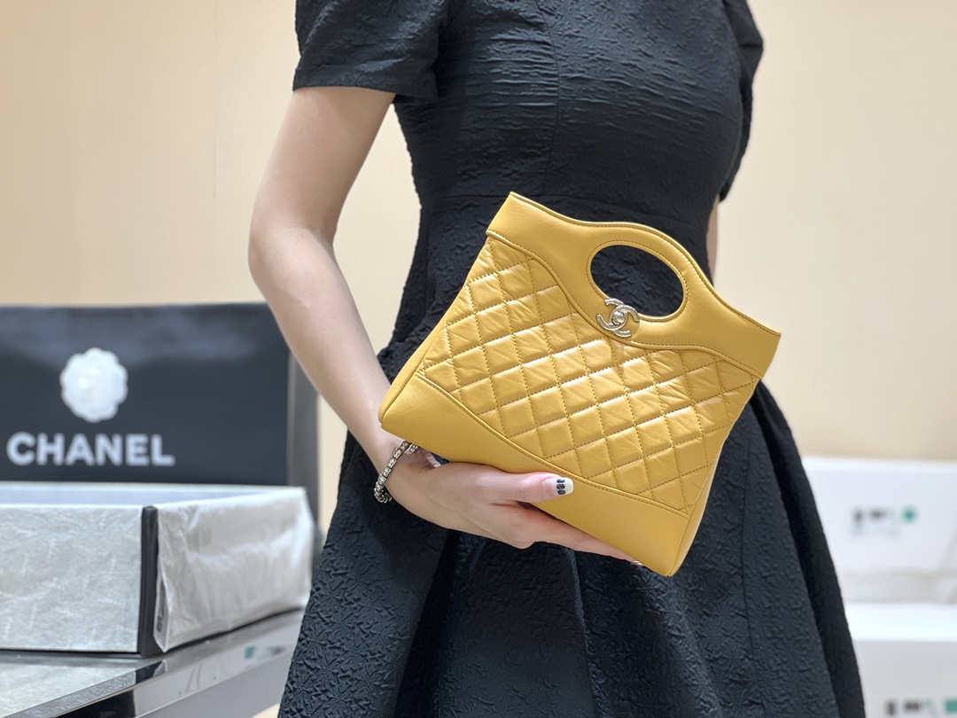 Ellebag’s Masterful Recreation of the AS4133 Chanel 31 Mini Shopping Bag(2025 Jan Updated)-Legjobb minőségű hamis Louis Vuitton táska online áruház, replika designer táska ru