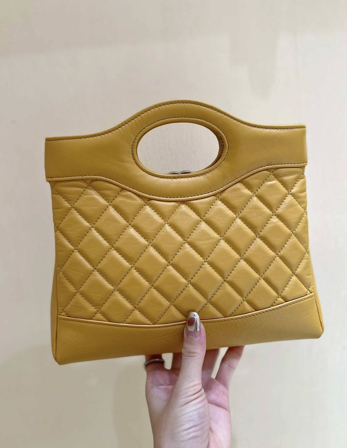 Ellebag’s Masterful Recreation of the AS4133 Chanel 31 Mini Shopping Bag(2025 Jan Updated)-Legjobb minőségű hamis Louis Vuitton táska online áruház, replika designer táska ru