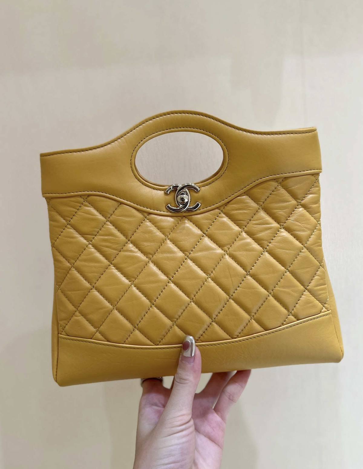 Ellebag’s Masterful Recreation of the AS4133 Chanel 31 Mini Shopping Bag(2025 Jan Updated)-Legjobb minőségű hamis Louis Vuitton táska online áruház, replika designer táska ru