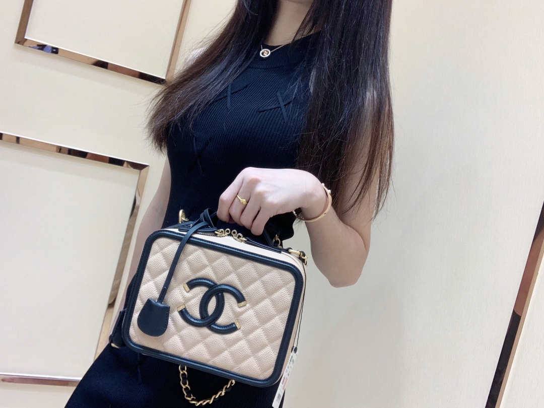 Ellebag’s Masterful Recreation of the Chanel 93341 Beige Caviar Leather Vanity Case(2025 Jan Updated)-ਵਧੀਆ ਕੁਆਲਿਟੀ ਨਕਲੀ ਲੁਈਸ ਵਿਟਨ ਬੈਗ ਔਨਲਾਈਨ ਸਟੋਰ, ਰਿਪਲੀਕਾ ਡਿਜ਼ਾਈਨਰ ਬੈਗ ru