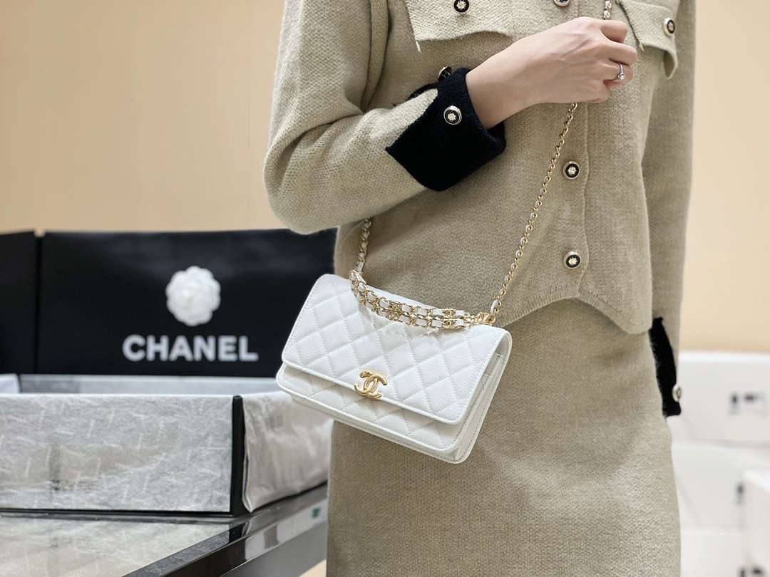 Ellebag’s Masterful Recreation of the Chanel AP3019 White Caviar Leather Wallet on Chain(2025 Jan Updated)-Best Quality Fake Louis Vuitton Bag Online Store, Replica designer bag ru