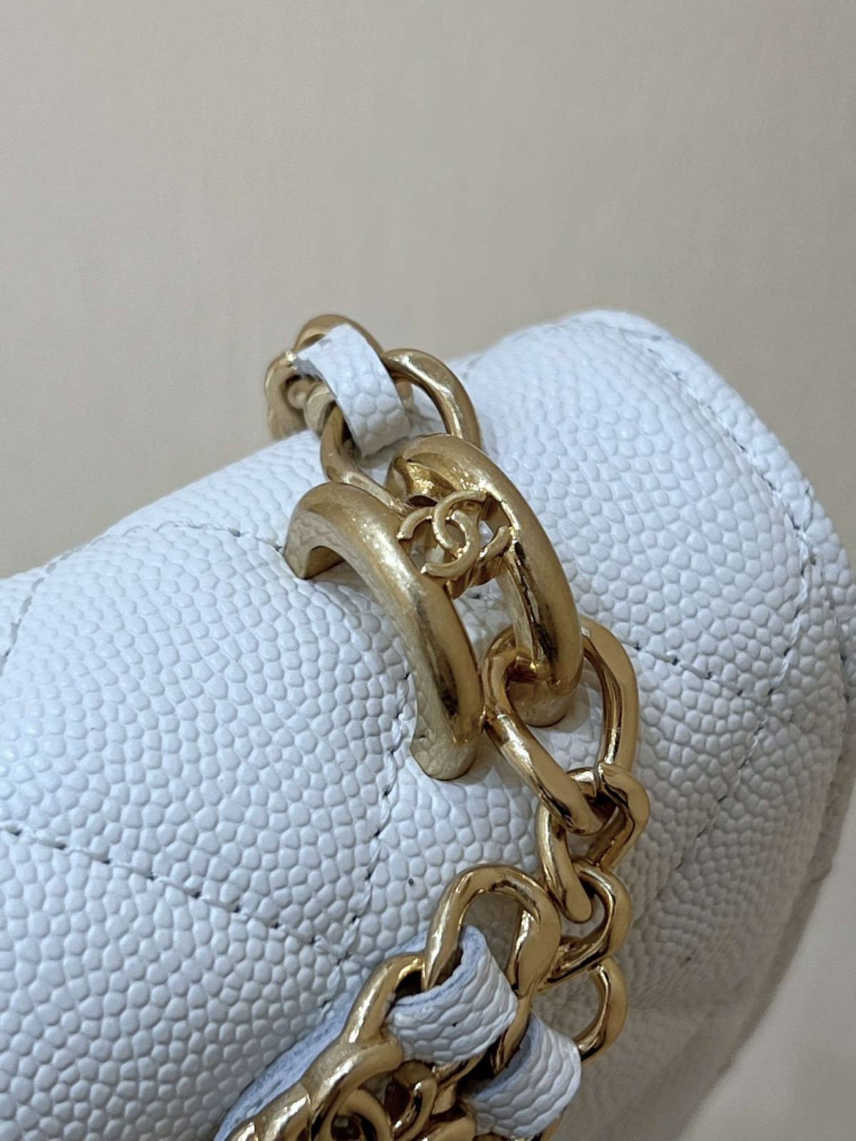 Ellebag’s Masterful Recreation of the Chanel AP3019 White Caviar Leather Wallet on Chain(2025 Jan Updated)-Best Quality Fake Louis Vuitton Bag Online Store, Replica designer bag ru