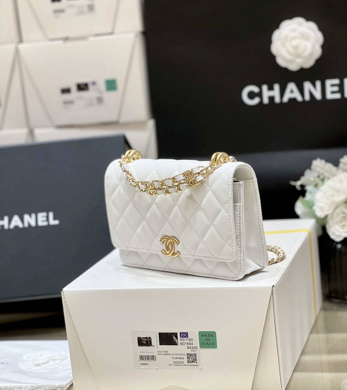 Ellebag’s Masterful Recreation of the Chanel AP3019 White Caviar Leather Wallet on Chain(2025 Jan Updated)-Best Quality Fake Louis Vuitton Bag Online Store, Replica designer bag ru