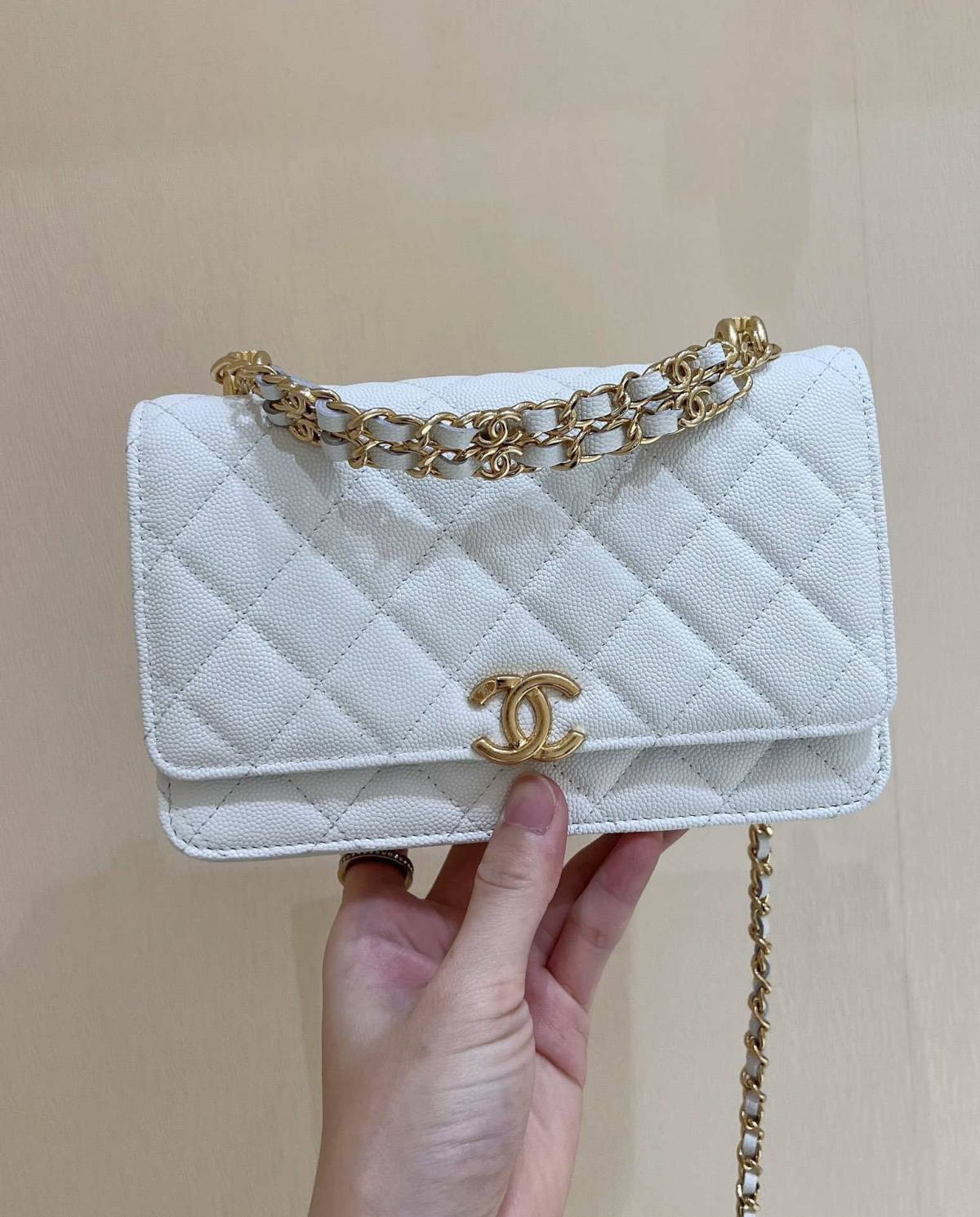 Ellebag’s Masterful Recreation of the Chanel AP3019 White Caviar Leather Wallet on Chain(2025 Jan Updated)-Best Quality Fake Louis Vuitton Bag Online Store, Replica designer bag ru