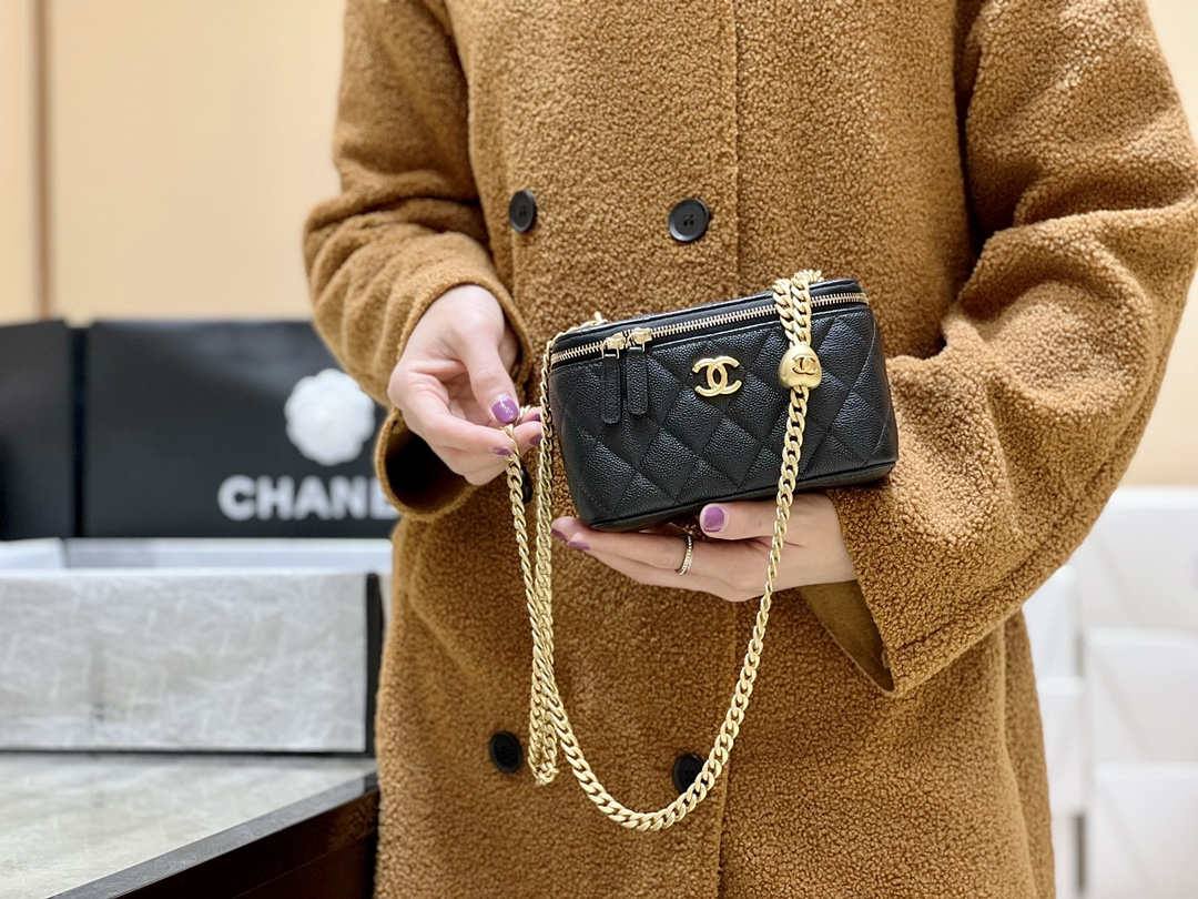 Ellebag’s Masterful Recreation of the Chanel AP3204 Black Caviar Leather Vanity Case(2025 Jan Updated)-Լավագույն որակի կեղծ Louis Vuitton պայուսակների առցանց խանութ, Replica դիզայներական պայուսակ ru