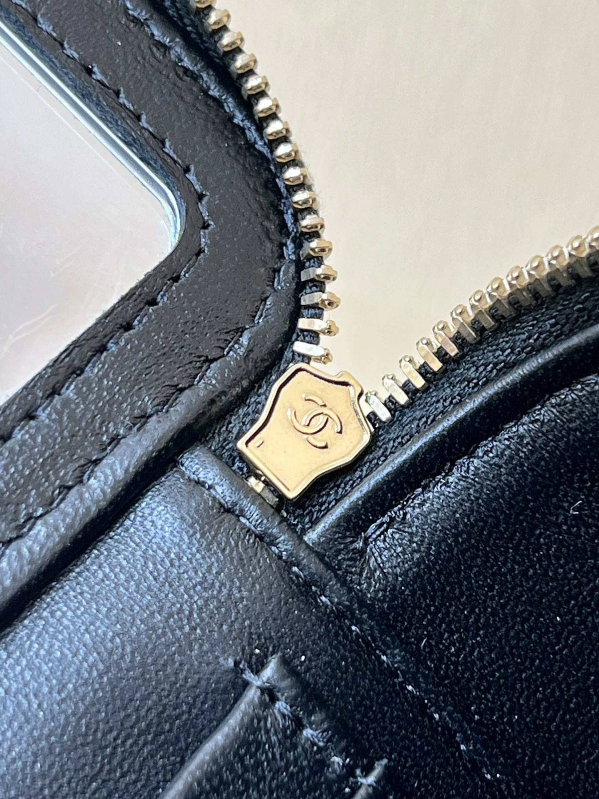 Ellebag’s Masterful Recreation of the Chanel AP3204 Black Caviar Leather Vanity Case(2025 Jan Updated)-Լավագույն որակի կեղծ Louis Vuitton պայուսակների առցանց խանութ, Replica դիզայներական պայուսակ ru