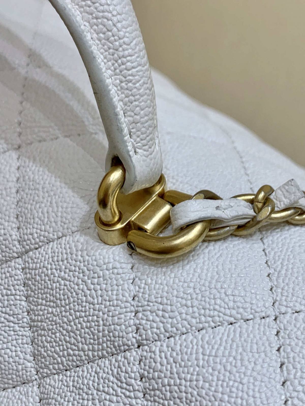 Ellebag’s Masterful Recreation of the Chanel AS2431 White Caviar Leather Mini Flap Bag with Top Handle(2025 Jan Updated)-Best Quality Replica designer Bag factory in China