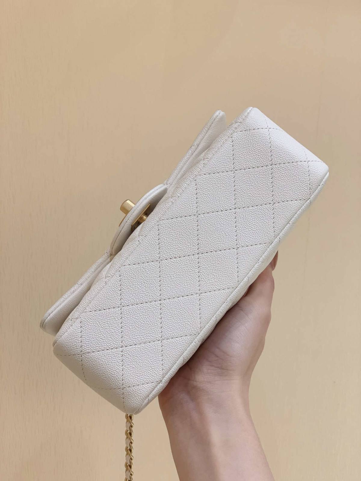 Ellebag’s Masterful Recreation of the Chanel AS2431 White Caviar Leather Mini Flap Bag with Top Handle(2025 Jan Updated)-Best Quality Replica designer Bag factory in China