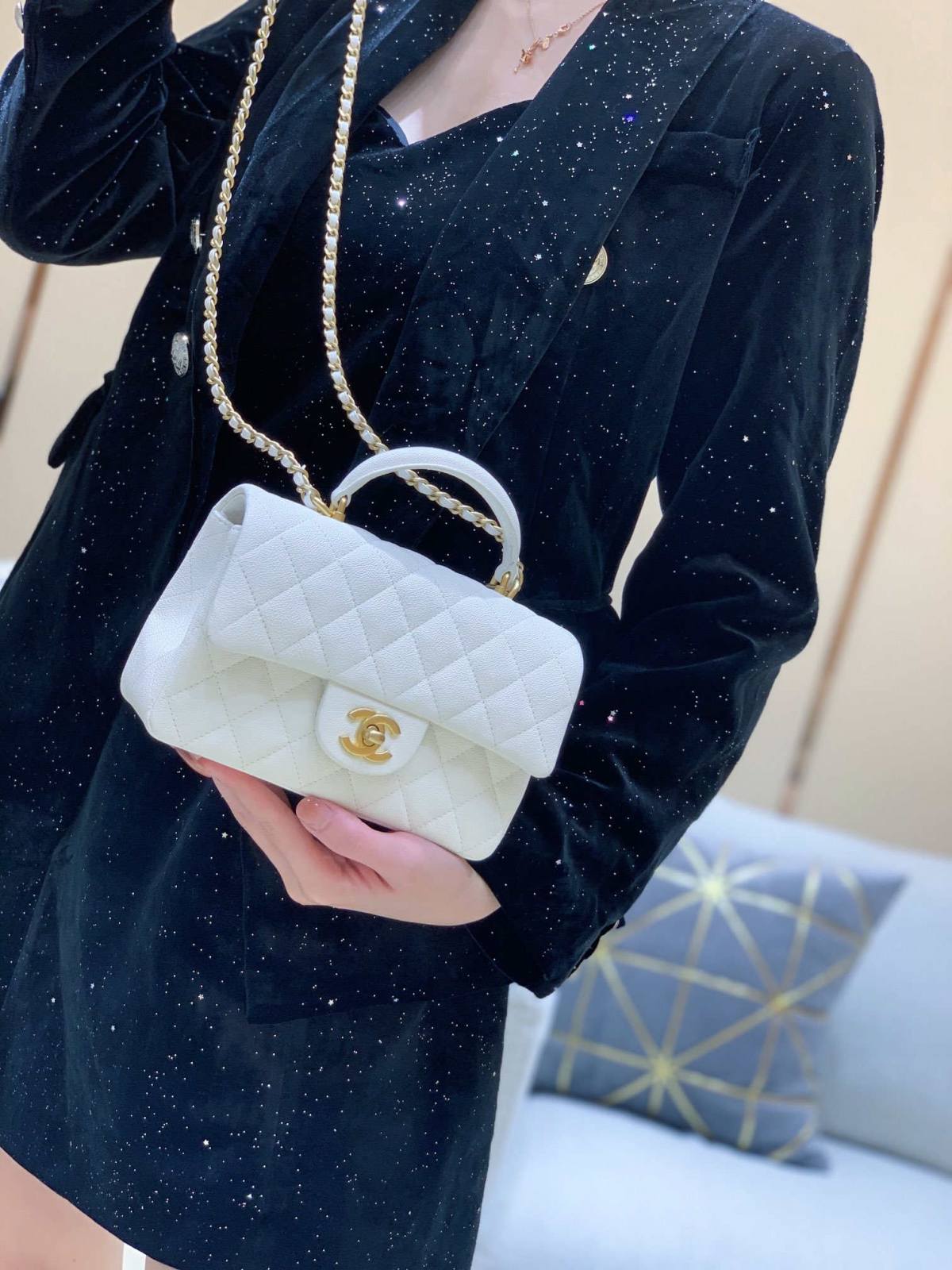 Ellebag’s Masterful Recreation of the Chanel AS2431 White Caviar Leather Mini Flap Bag with Top Handle(2025 Jan Updated)-Best Quality Replica designer Bag factory in China