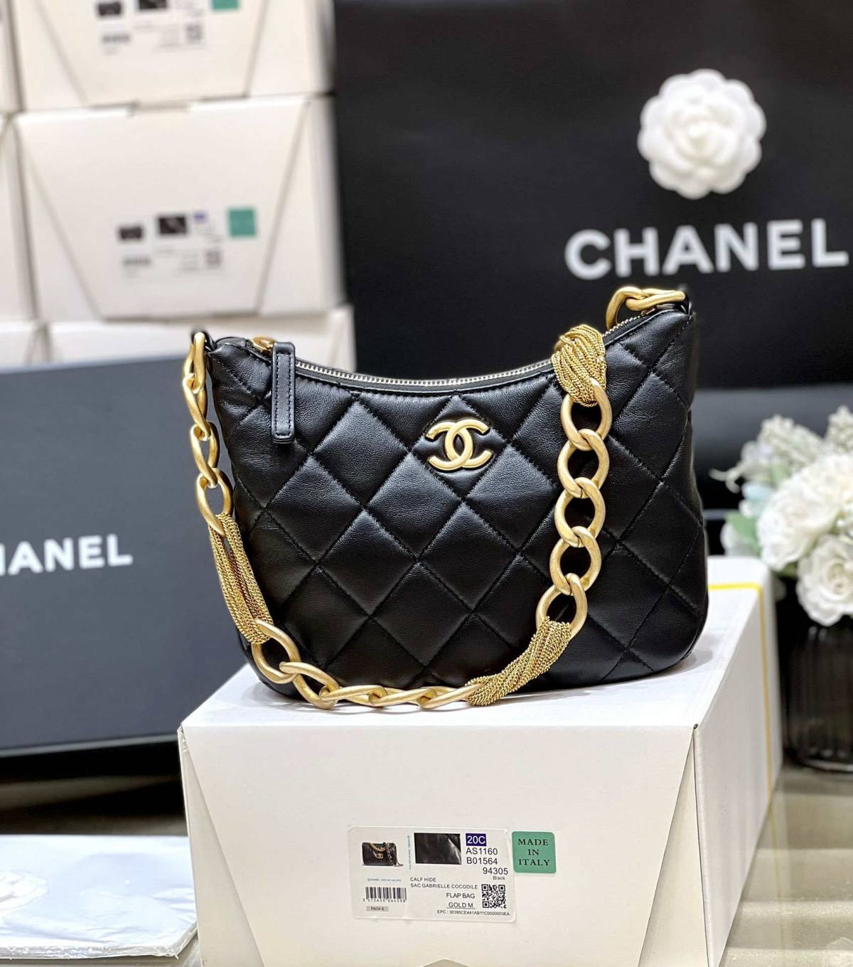 Ellebag’s Masterful Recreation of the Chanel AS4220 HOBO Handbag(2025 Jan Updated)-Best Quality Replica designer Bag factory in China