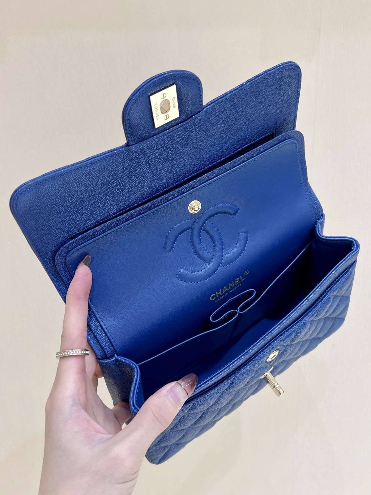 Ellebag’s Masterful Recreation of the Chanel Classic Flap AS1113: A Journey of Precision and Craftsmanship(2025 Jan Updated)-Best Quality Fake Louis Vuitton Bag Online Store, Replica designer bag ru