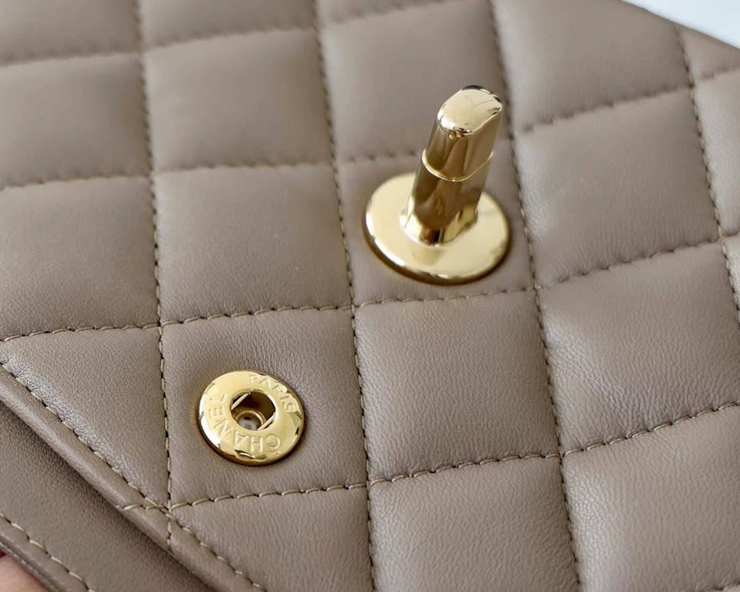 Ellebag’s Masterful Recreation of the Chanel Classic Flap AS1113: A Journey of Precision and Craftsmanship(2025 Jan Updated)-Интернет-магазин поддельной сумки Louis Vuitton лучшего качества, копия дизайнерской сумки ru