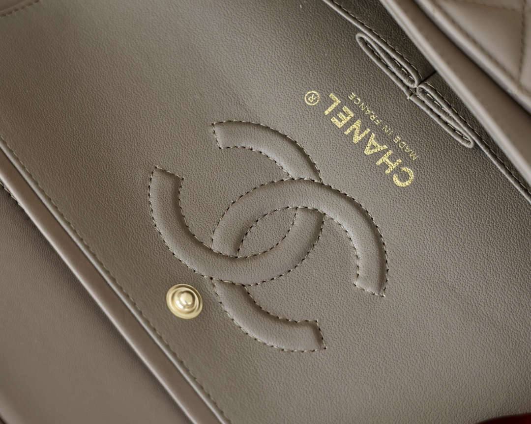 Ellebag’s Masterful Recreation of the Chanel Classic Flap AS1113: A Journey of Precision and Craftsmanship(2025 Jan Updated)-Интернет-магазин поддельной сумки Louis Vuitton лучшего качества, копия дизайнерской сумки ru