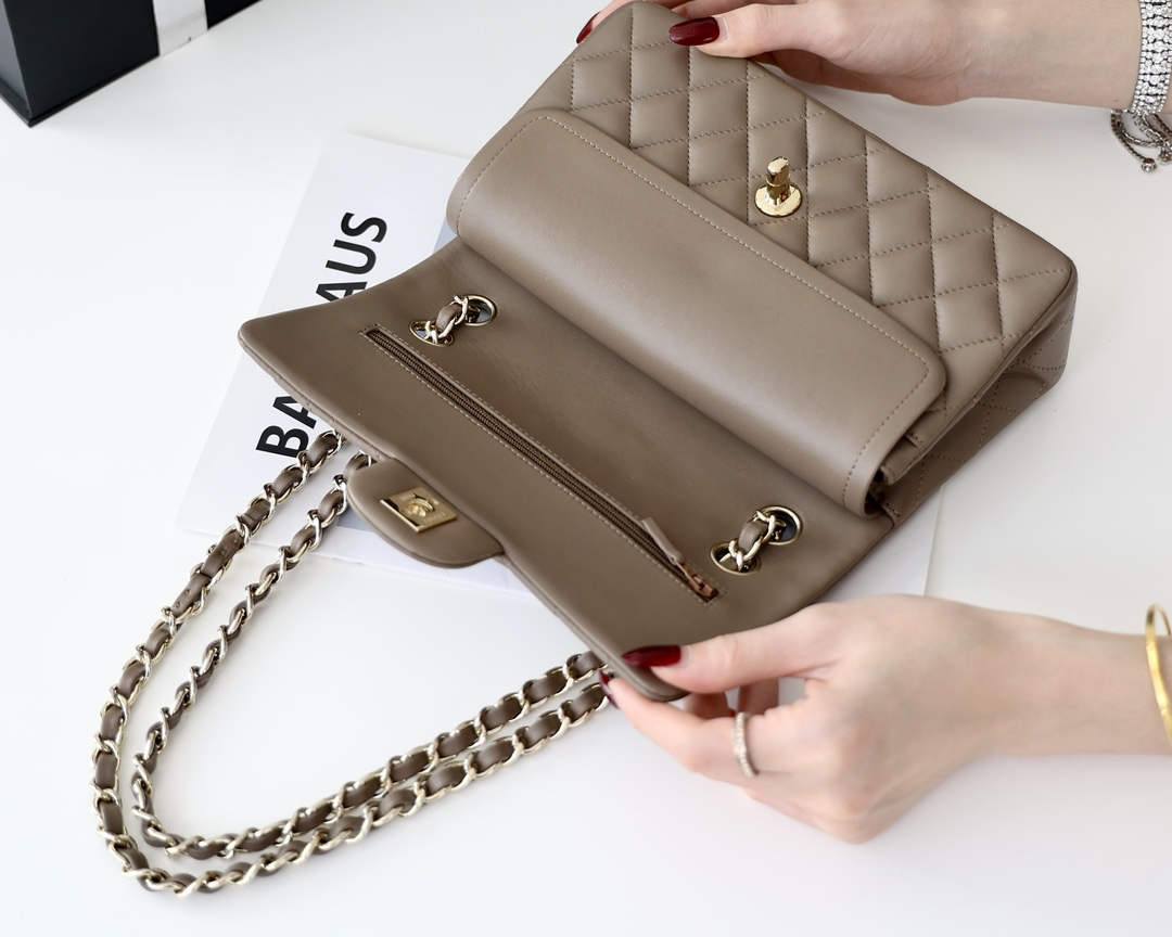 Ellebag’s Masterful Recreation of the Chanel Classic Flap AS1113: A Journey of Precision and Craftsmanship(2025 Jan Updated)-Интернет-магазин поддельной сумки Louis Vuitton лучшего качества, копия дизайнерской сумки ru