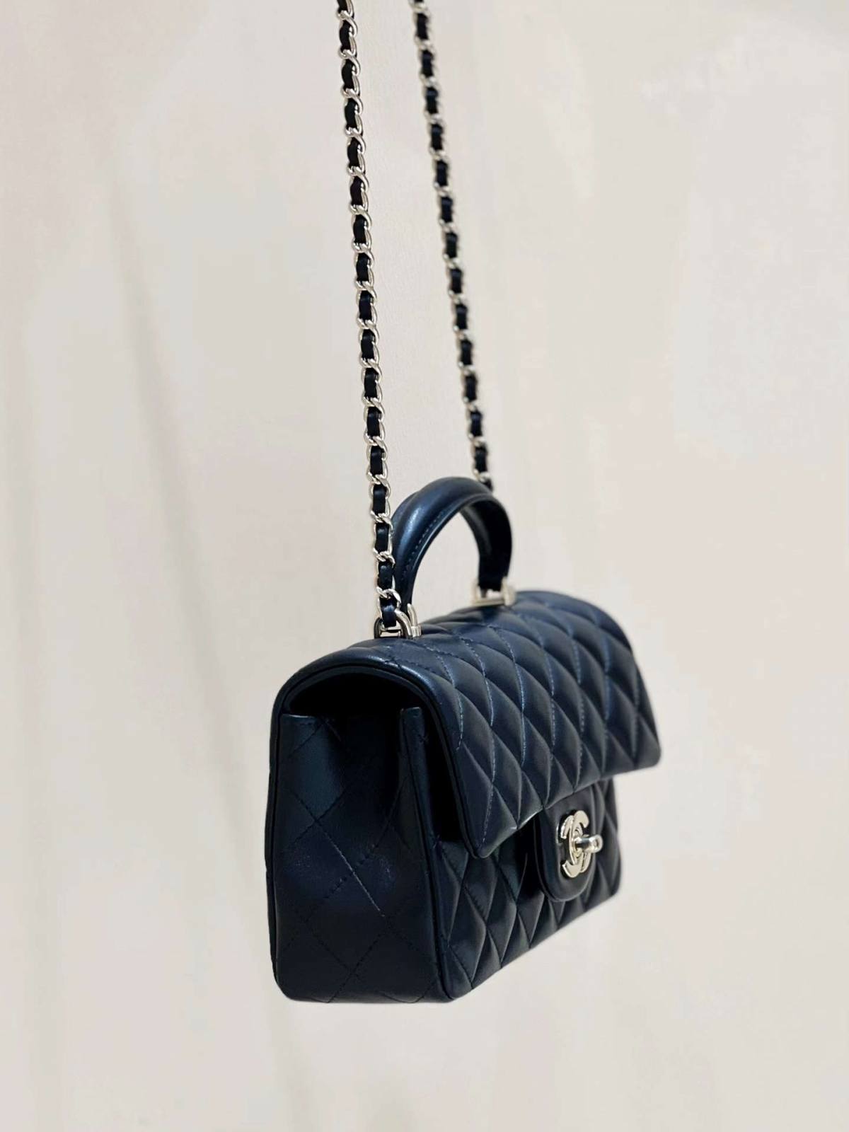 Ellebag’s Masterful Recreation of the Chanel Classic Flap Mini Handle AP2431: A Journey Through Three Exquisite Hues(2025 Jan Updated)-Best Quality Fake Louis Vuitton Bag Online Store, Replica designer bag ru