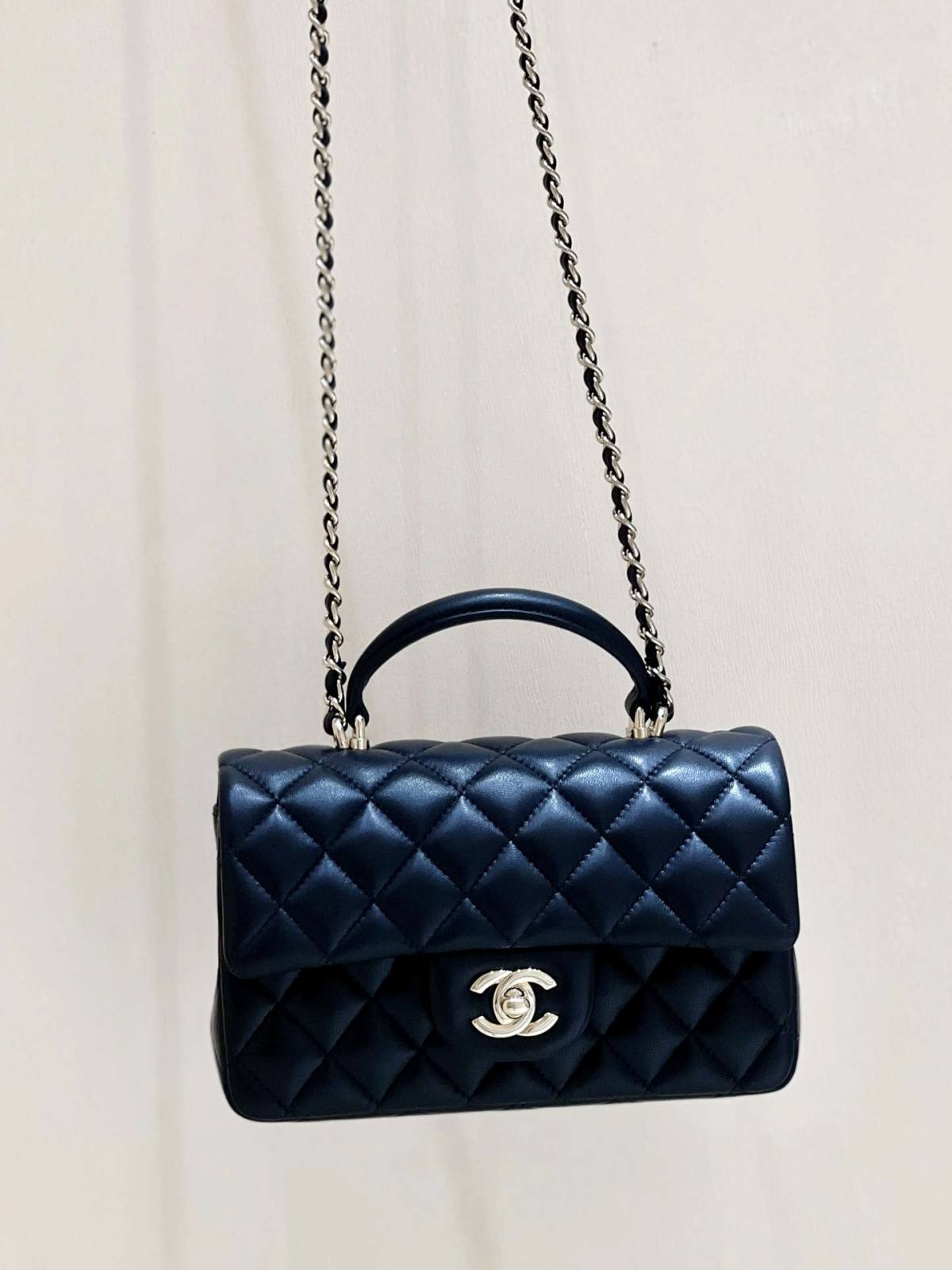 Ellebag’s Masterful Recreation of the Chanel Classic Flap Mini Handle AP2431: A Journey Through Three Exquisite Hues(2025 Jan Updated)-Best Quality Fake Louis Vuitton Bag Online Store, Replica designer bag ru