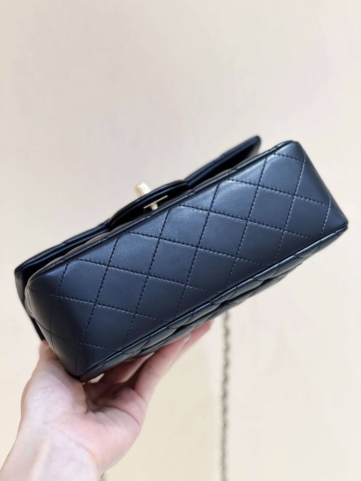 Ellebag’s Masterful Recreation of the Chanel Classic Flap Mini Handle AP2431: A Journey Through Three Exquisite Hues(2025 Jan Updated)-Best Quality Fake Louis Vuitton Bag Online Store, Replica designer bag ru