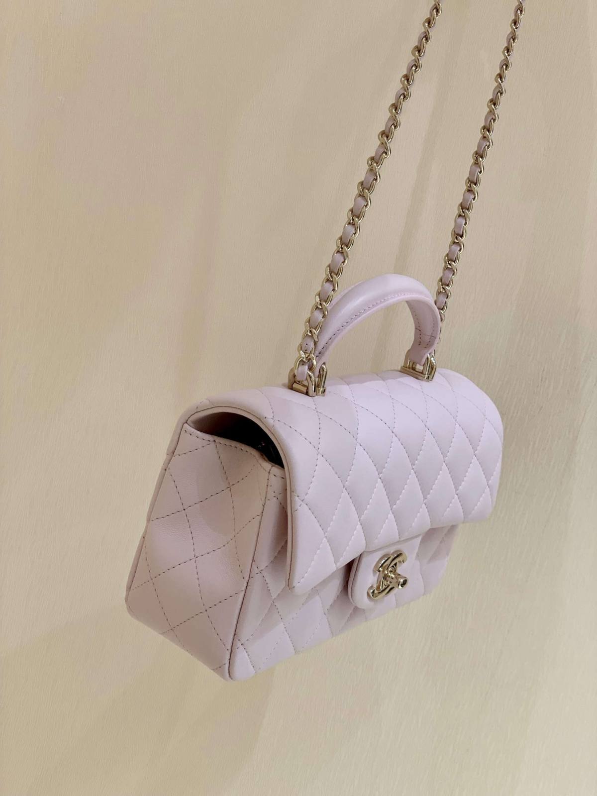 Ellebag’s Masterful Recreation of the Chanel Classic Flap Mini Handle AP2431: A Journey Through Three Exquisite Hues(2025 Jan Updated)-Best Quality Fake Louis Vuitton Bag Online Store, Replica designer bag ru