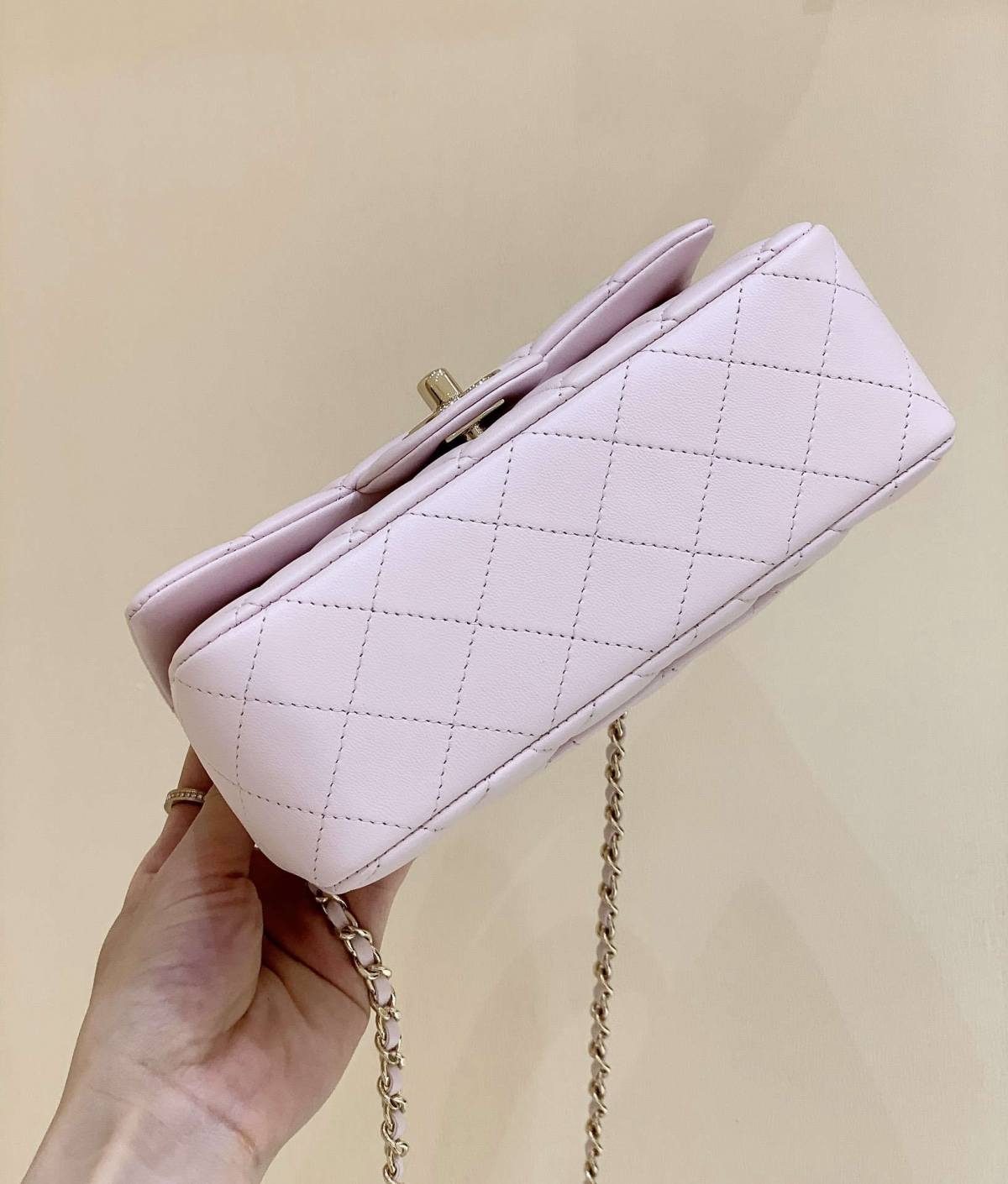 Ellebag’s Masterful Recreation of the Chanel Classic Flap Mini Handle AP2431: A Journey Through Three Exquisite Hues(2025 Jan Updated)-Best Quality Fake Louis Vuitton Bag Online Store, Replica designer bag ru