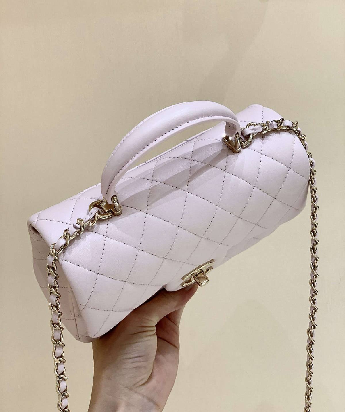 Ellebag’s Masterful Recreation of the Chanel Classic Flap Mini Handle AP2431: A Journey Through Three Exquisite Hues(2025 Jan Updated)-Best Quality Fake Louis Vuitton Bag Online Store, Replica designer bag ru